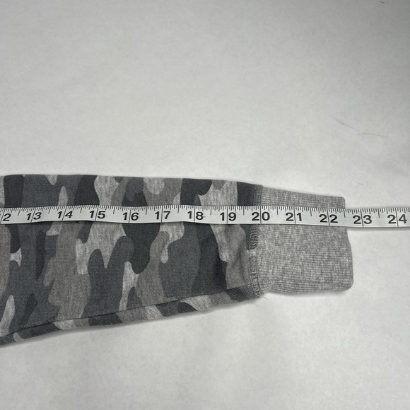 Amazon Essentials Hoodie Gray Size XS Camp Camouflage Sweatshirt Women's - Picture 6 of 6